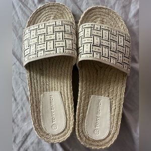 Never Worn Tory Burch Sandals